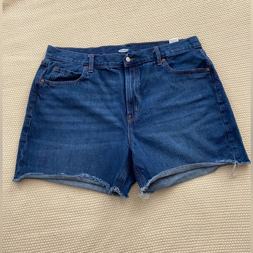 Old Navy Slouchy Straight High Rise Denim Cut Off Shorts. Size 14
